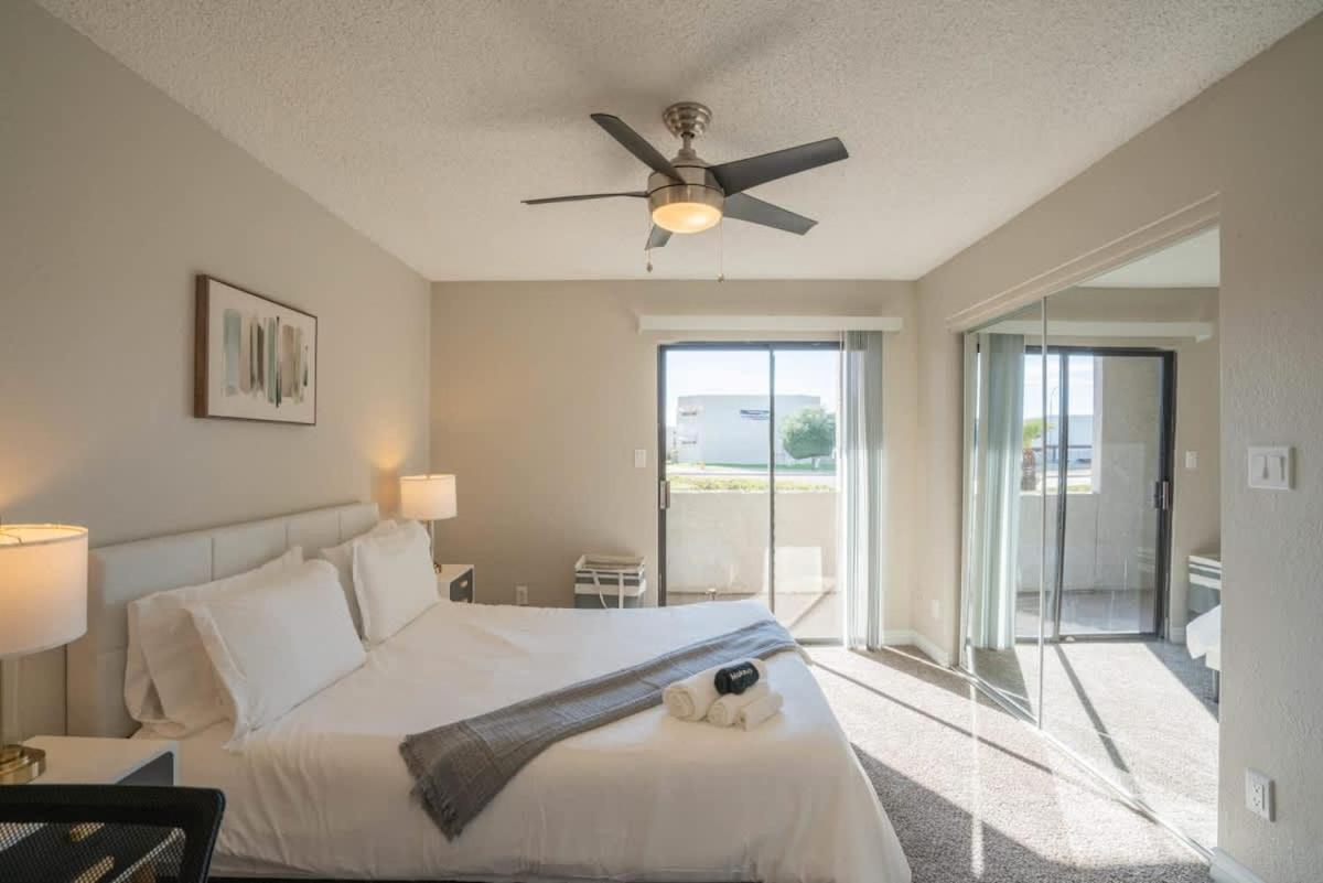 Spacious 2bd - Parking, Gym, Pool - Sleep 8 - 5min Casino Apartment Scottsdale