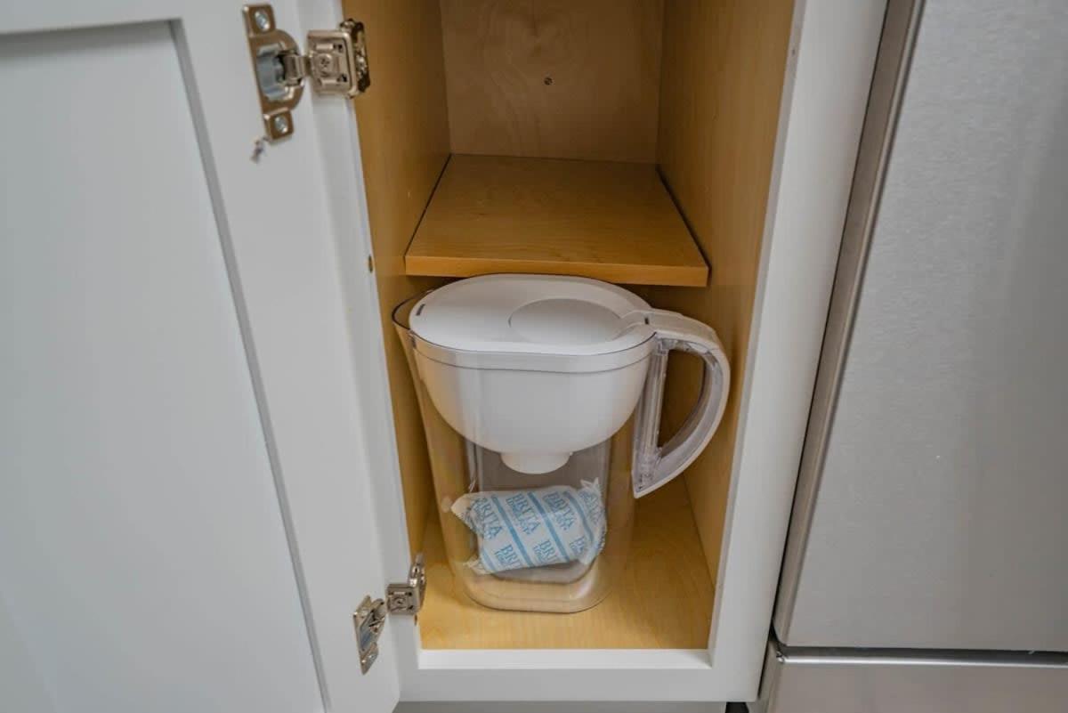 Spacious 2bd - Parking, Gym, Pool - Sleep 8 - 5min Casino *