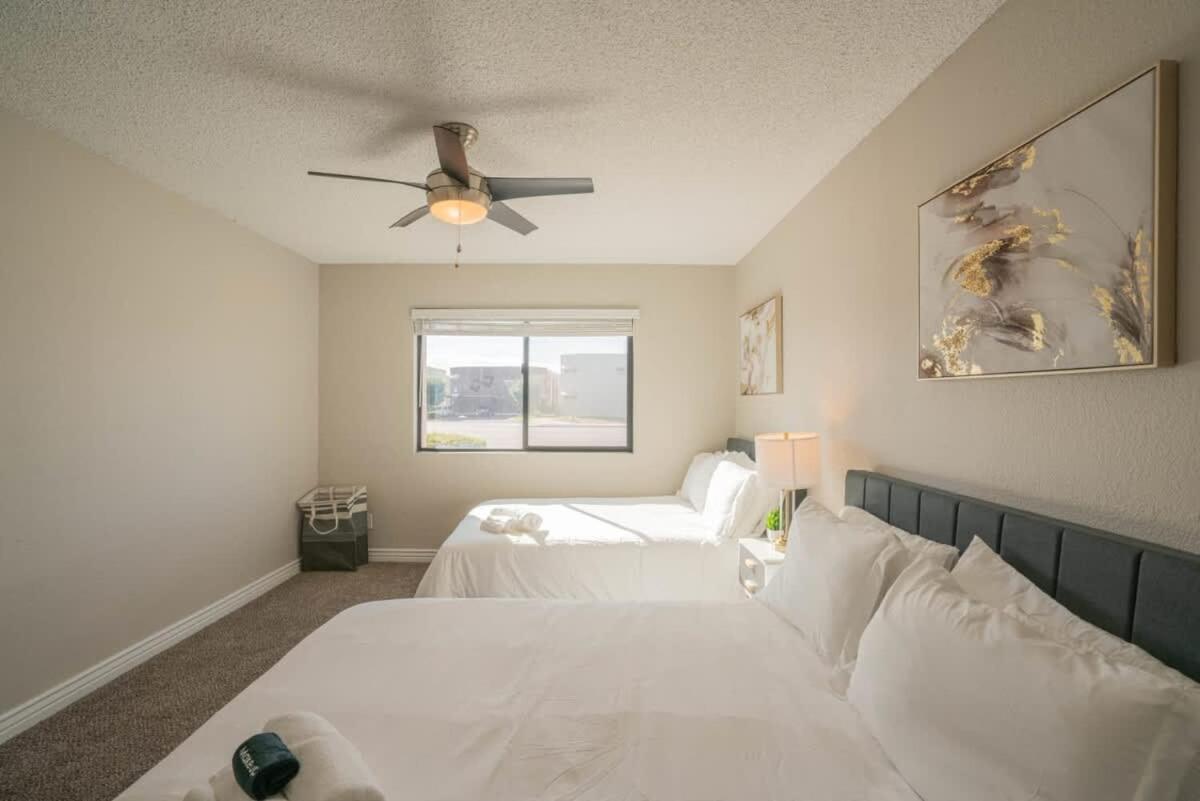 Spacious 2bd - Parking, Gym, Pool - Sleep 8 - 5min Casino Scottsdale