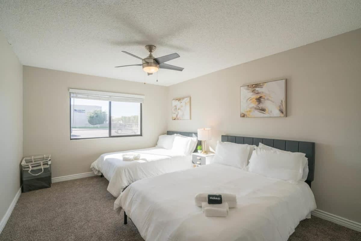 Spacious 2bd - Parking, Gym, Pool - Sleep 8 - 5min Casino Apartment